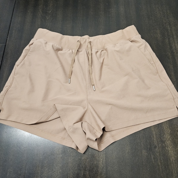 Old Navy Women's Athletic Shorts in Tan - Picture 1 of 5